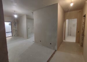 Механизированная штукатурка стен и потолка в квартире